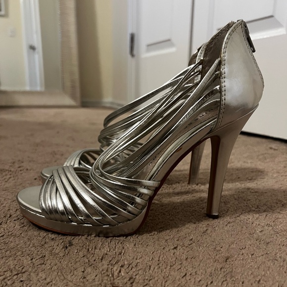 Chinese Laundry Strappy Heels - Silver 8.5 - Picture 3 of 6